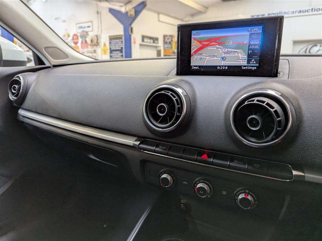 <p>2013 AUDI A3 SE TDI</p>