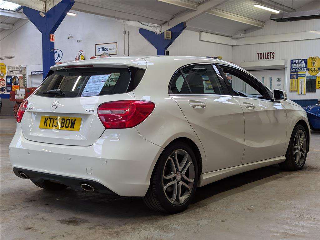 <p>2014 MERCEDES-BENZ A180 BLUEEFFICIENCY SPORT</p>