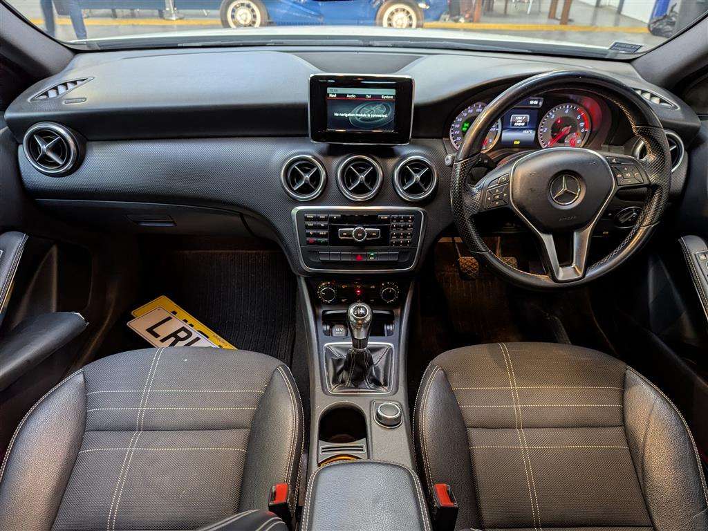 <p>2014 MERCEDES-BENZ A180 BLUEEFFICIENCY SPORT</p>