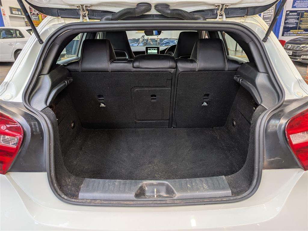 <p>2014 MERCEDES-BENZ A180 BLUEEFFICIENCY SPORT</p>