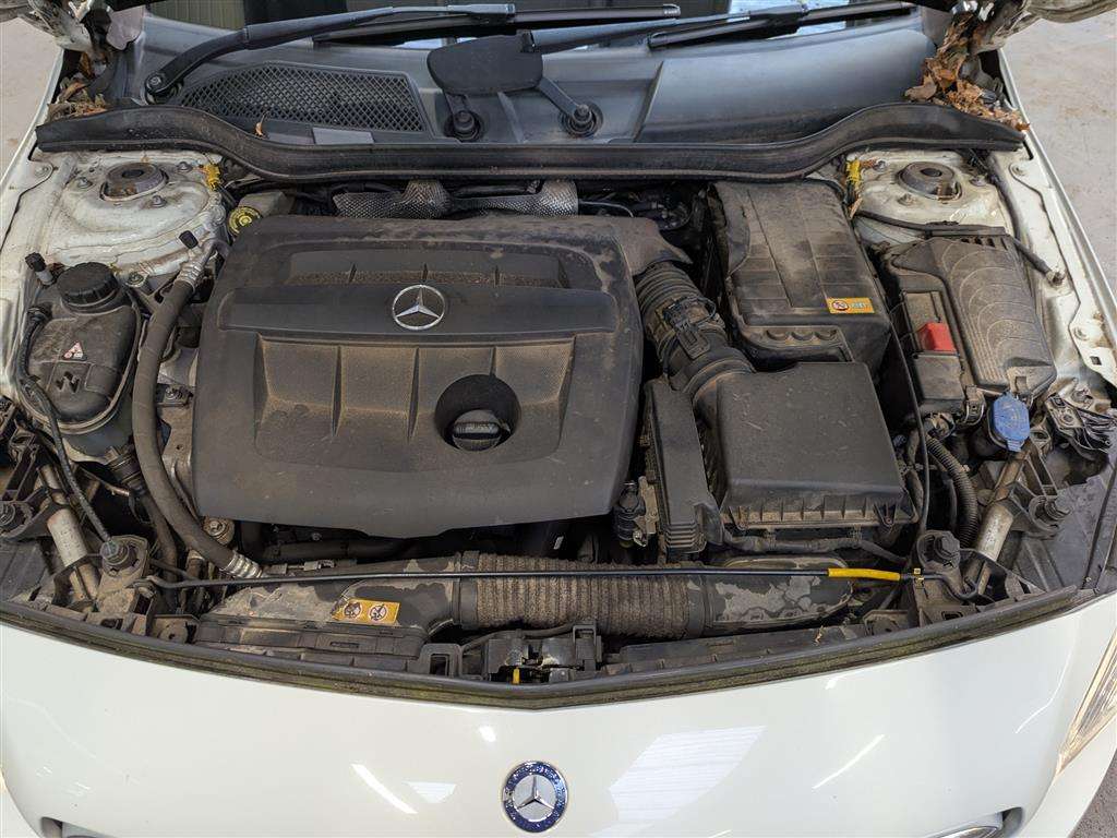 <p>2014 MERCEDES-BENZ A180 BLUEEFFICIENCY SPORT</p>