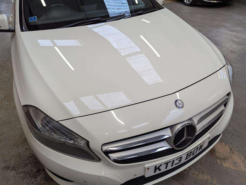 <p>2014 MERCEDES-BENZ A180 BLUEEFFICIENCY SPORT</p>