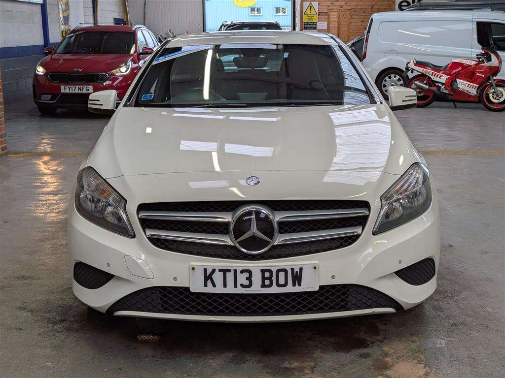 <p>2014 MERCEDES-BENZ A180 BLUEEFFICIENCY SPORT</p>