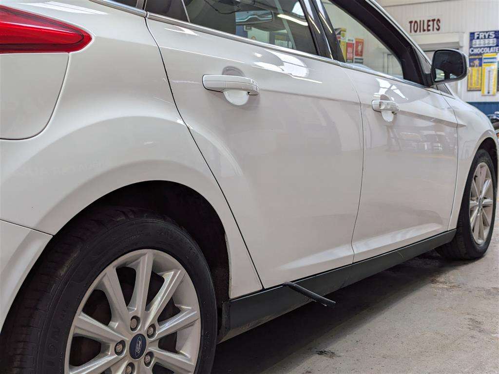 <p>2017 FORD FOCUS TITANIUM</p>