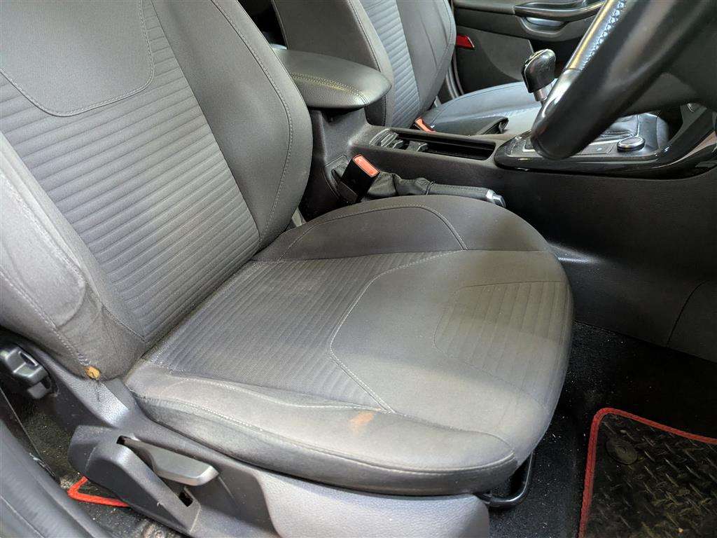 <p>2017 FORD FOCUS TITANIUM</p>