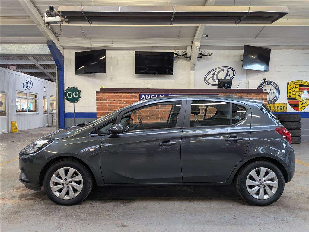 <p>2017 VAUXHALL CORSA DESIGN ECOFLEX</p>
