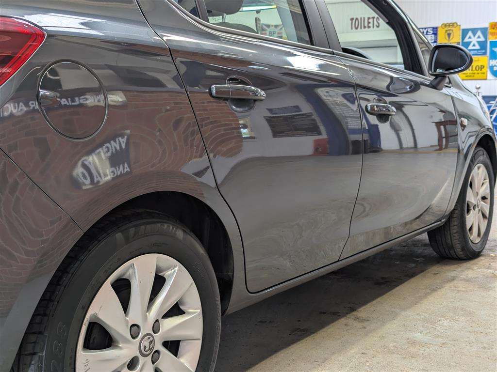 <p>2017 VAUXHALL CORSA DESIGN ECOFLEX</p>