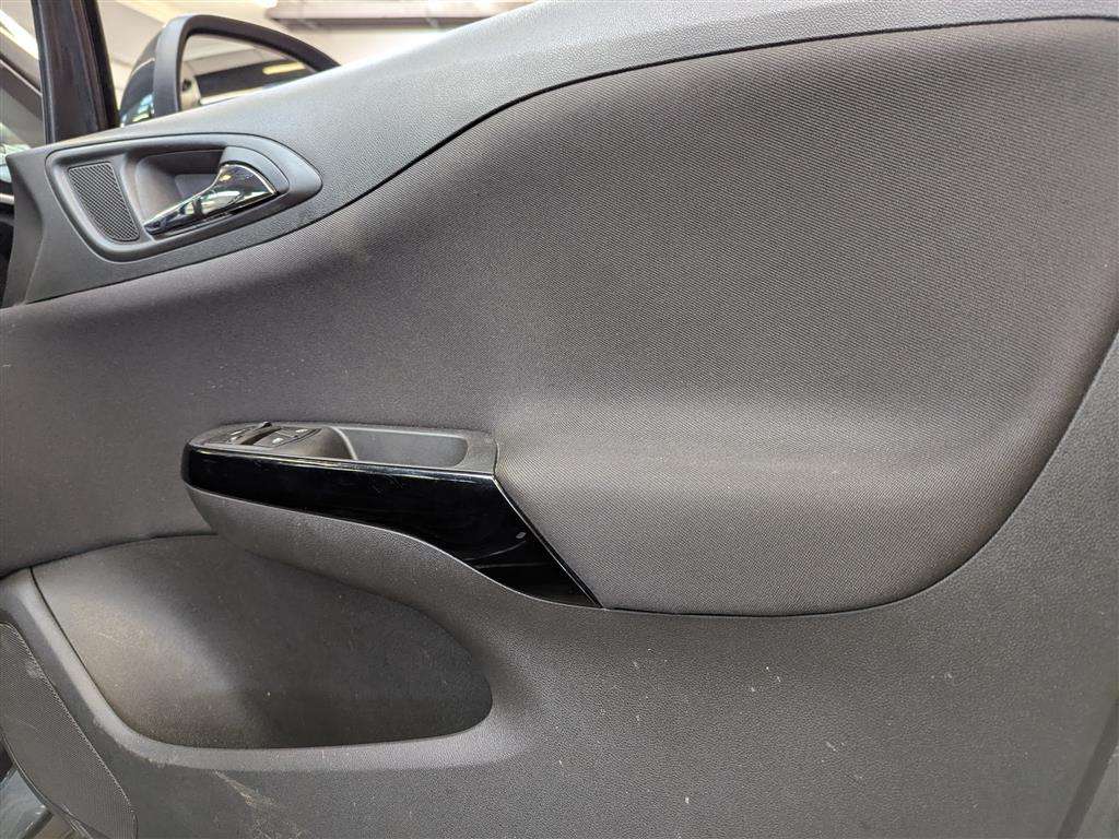 <p>2017 VAUXHALL CORSA DESIGN ECOFLEX</p>