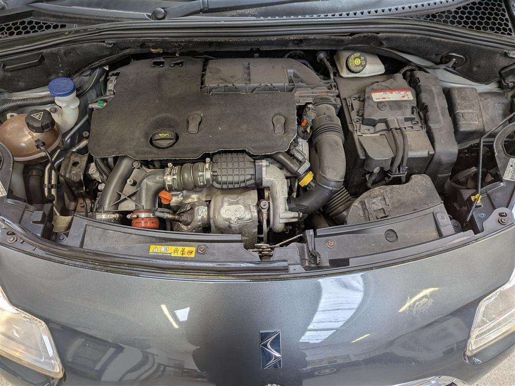 <p>2015 CITROEN DS3 DSTYLE + E-HDI</p>