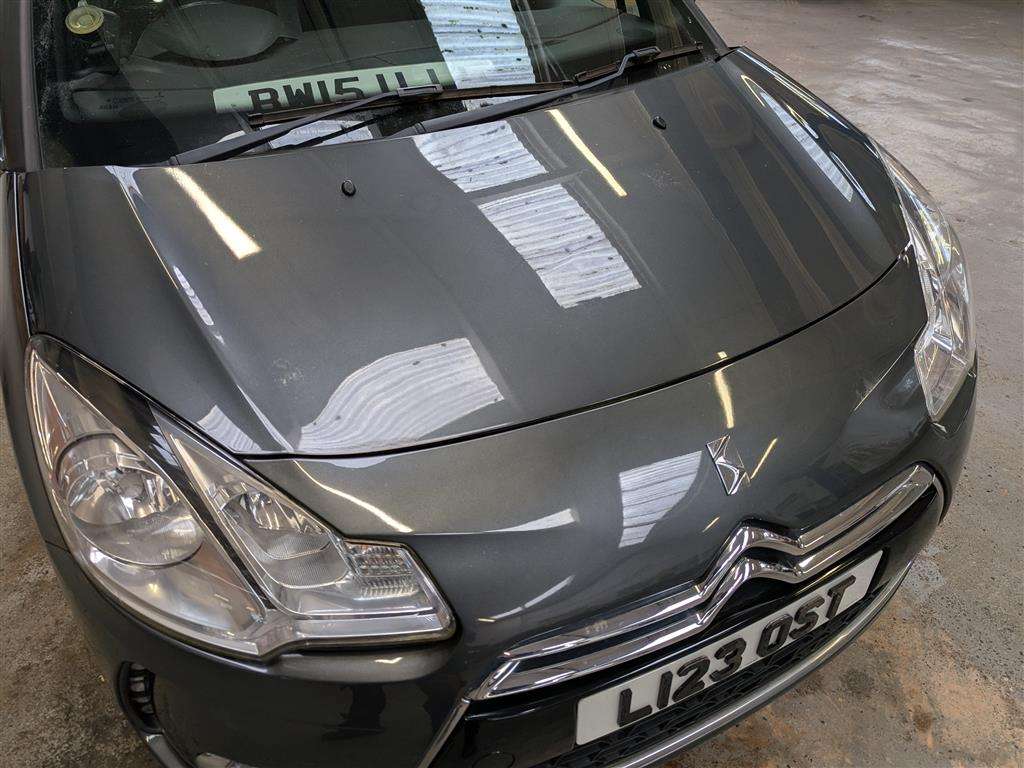 <p>2015 CITROEN DS3 DSTYLE + E-HDI</p>