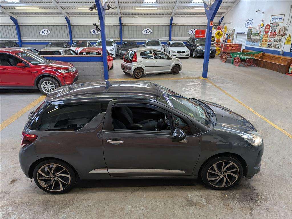 <p>2015 CITROEN DS3 DSTYLE + E-HDI</p>