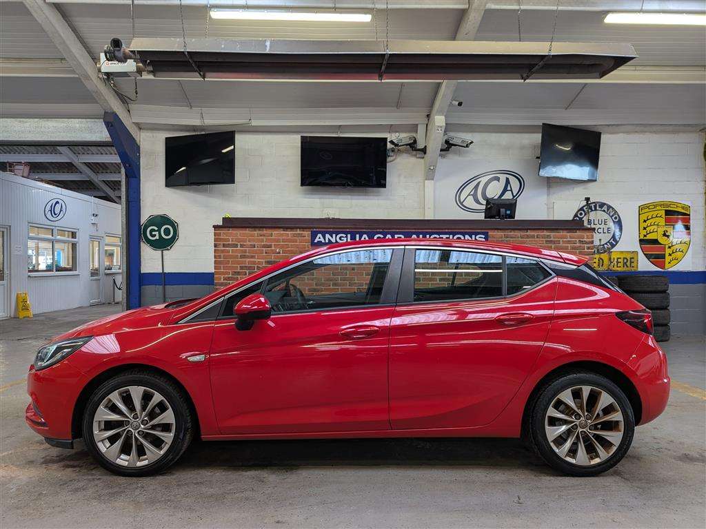 <p>2017 VAUXHALL ASTRA DESIGN TURBO</p>