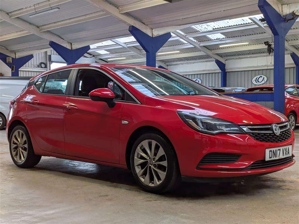 <p>2017 VAUXHALL ASTRA DESIGN TURBO</p>