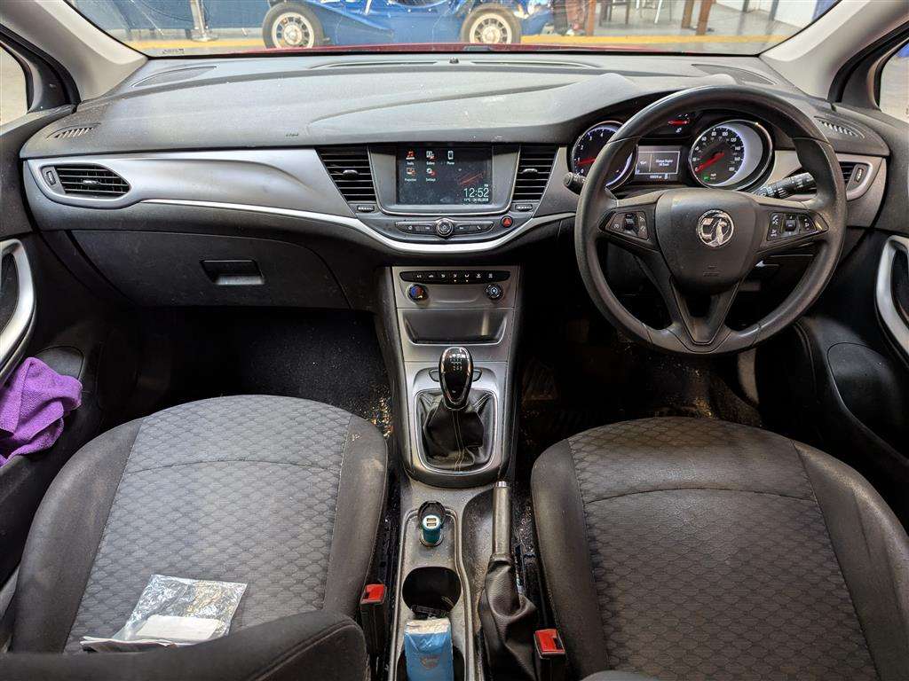 <p>2017 VAUXHALL ASTRA DESIGN TURBO</p>
