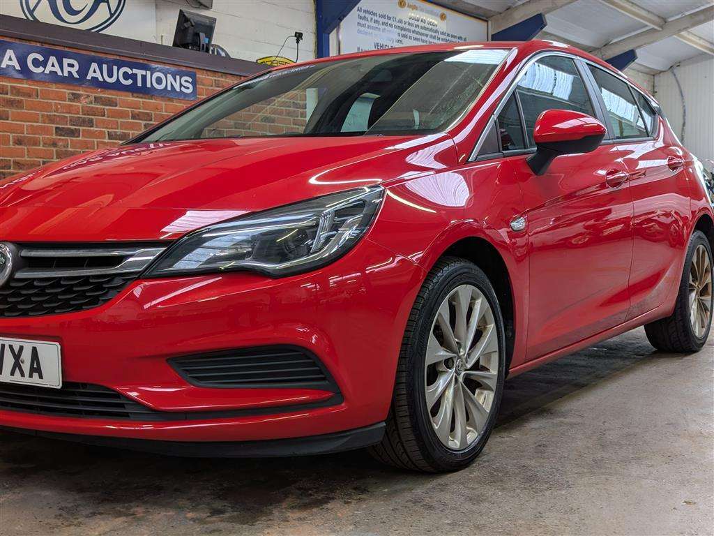 <p>2017 VAUXHALL ASTRA DESIGN TURBO</p>
