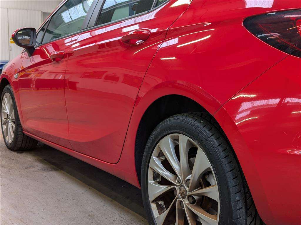 <p>2017 VAUXHALL ASTRA DESIGN TURBO</p>