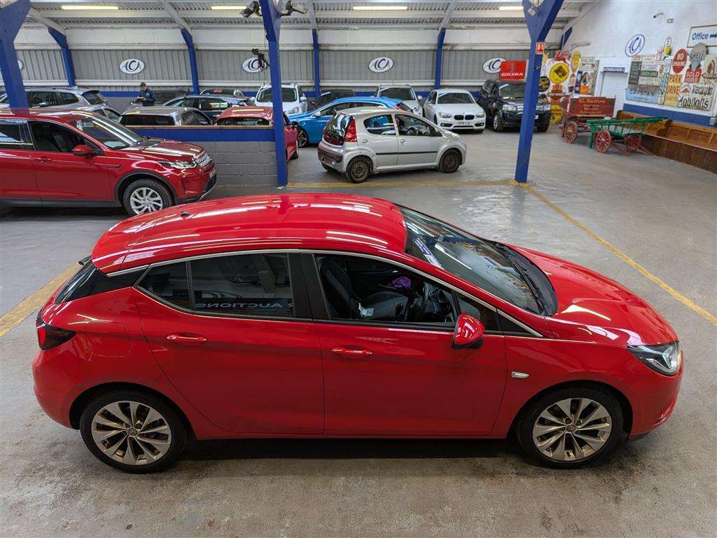 <p>2017 VAUXHALL ASTRA DESIGN TURBO</p>