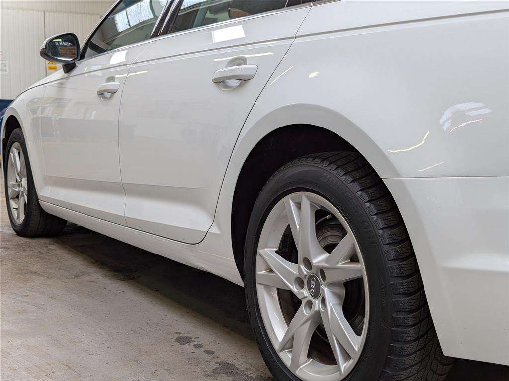 <p>2016 AUDI A4 SPORT TFSI</p>