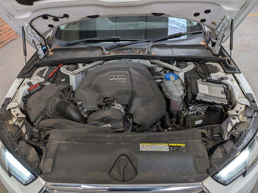 <p>2016 AUDI A4 SPORT TFSI</p>