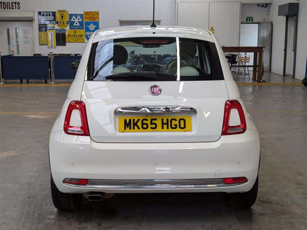 <p>2015 FIAT 500 LOUNGE</p>