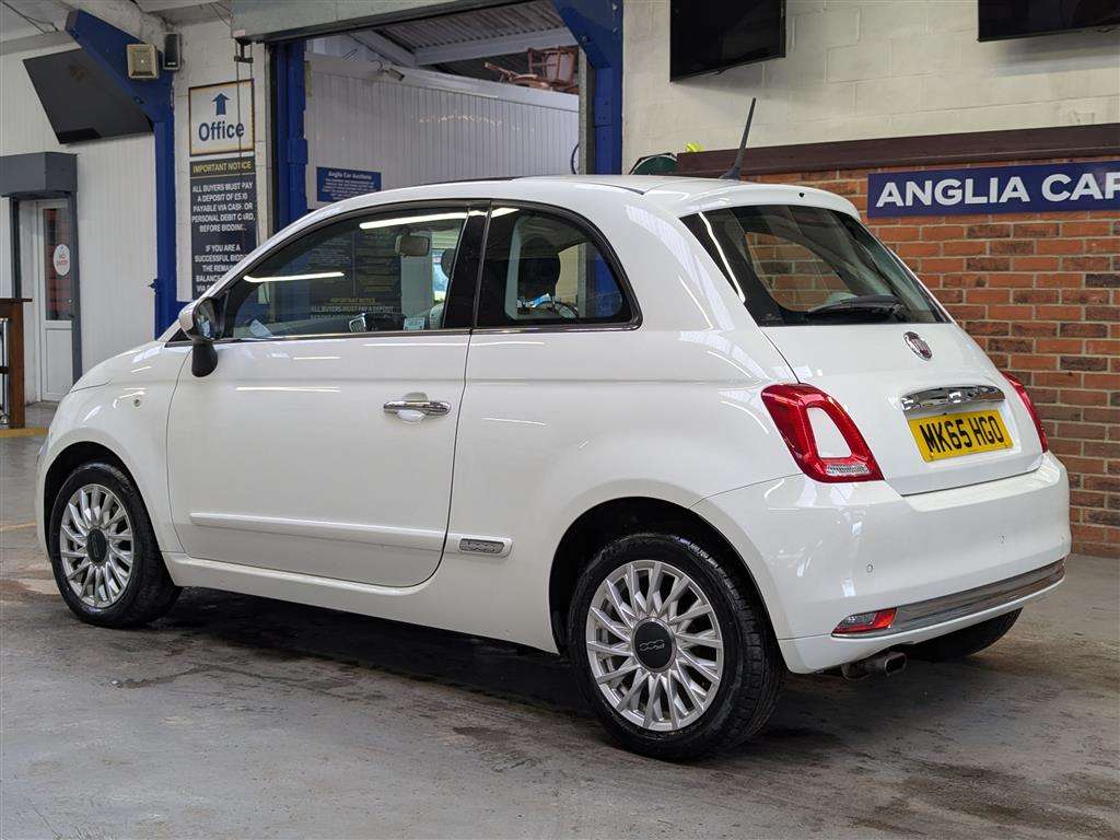 <p>2015 FIAT 500 LOUNGE</p>
