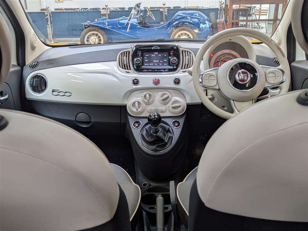 <p>2015 FIAT 500 LOUNGE</p>