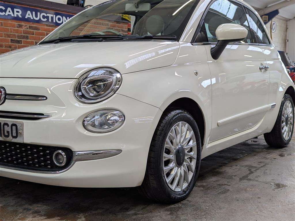 <p>2015 FIAT 500 LOUNGE</p>