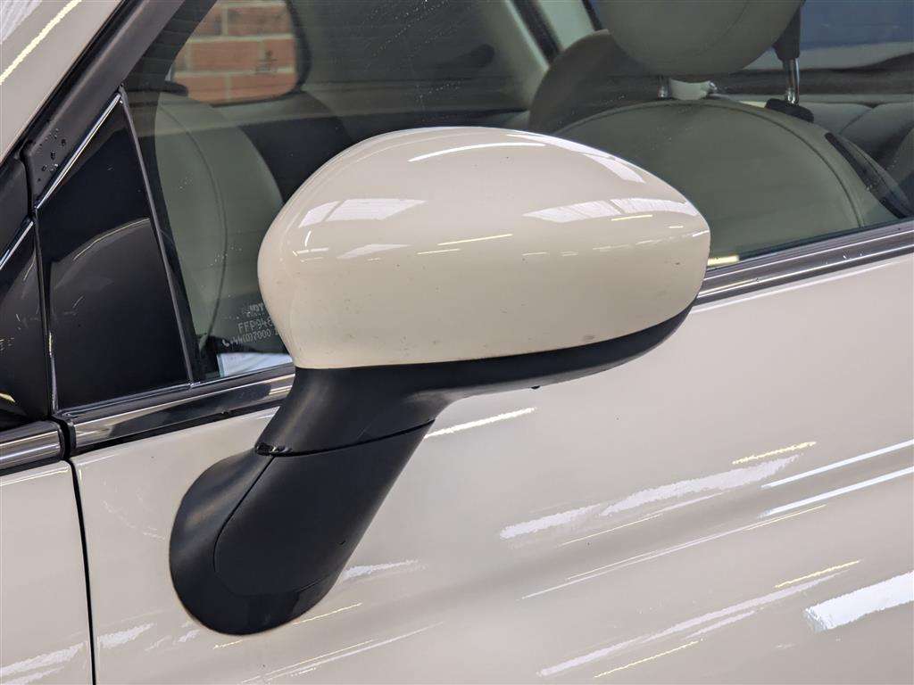 <p>2015 FIAT 500 LOUNGE</p>