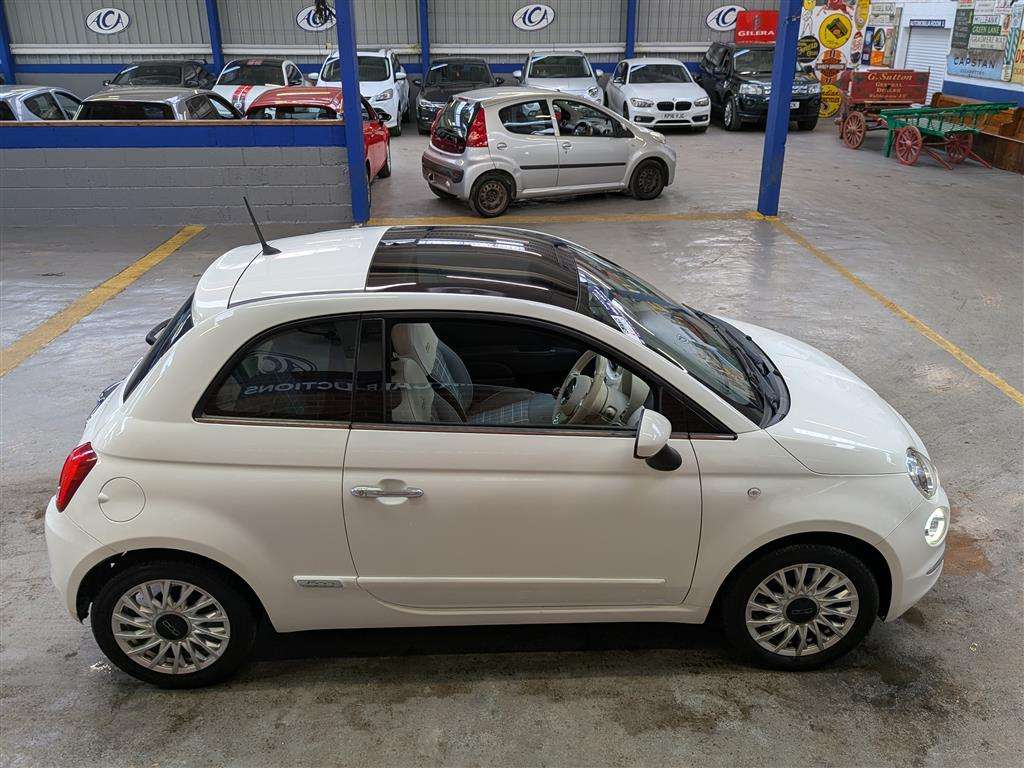 <p>2015 FIAT 500 LOUNGE</p>