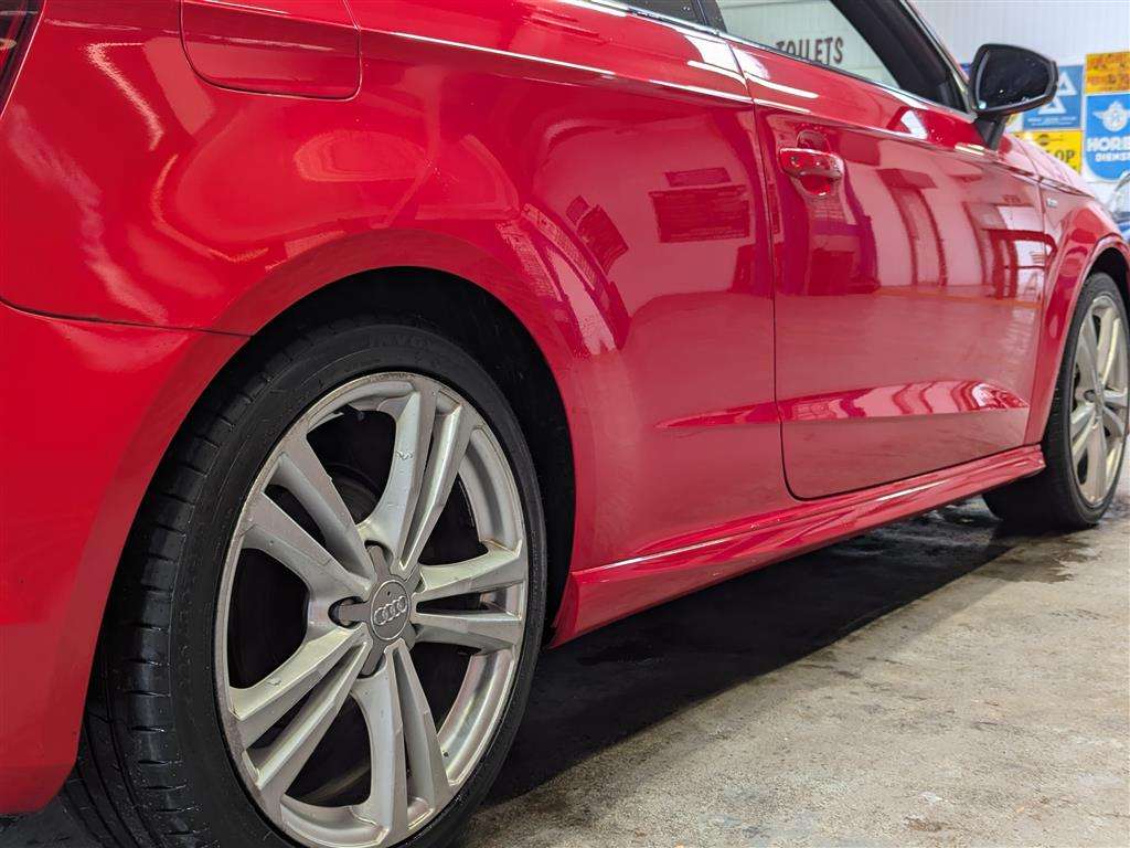 <p>2015 AUDI A3 S LINE TFSI</p>