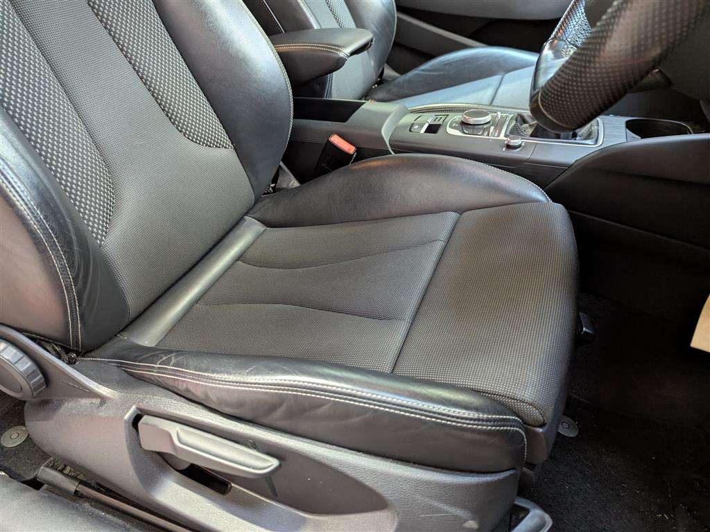 <p>2015 AUDI A3 S LINE TFSI</p>