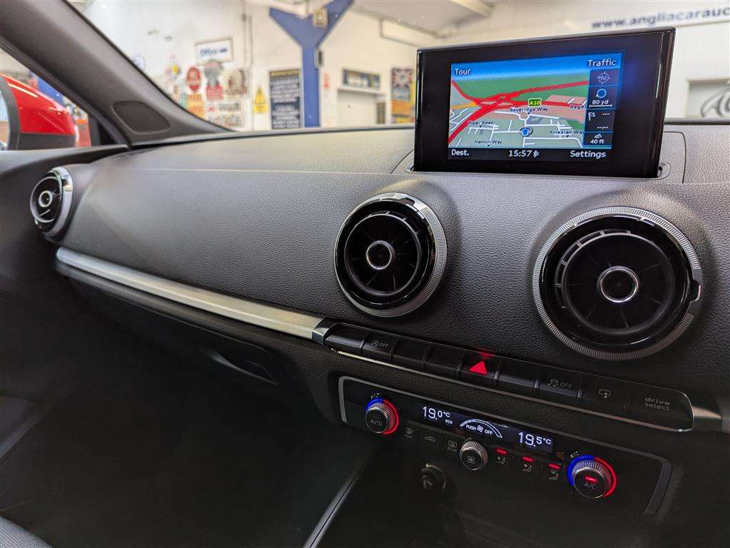 <p>2015 AUDI A3 S LINE TFSI</p>