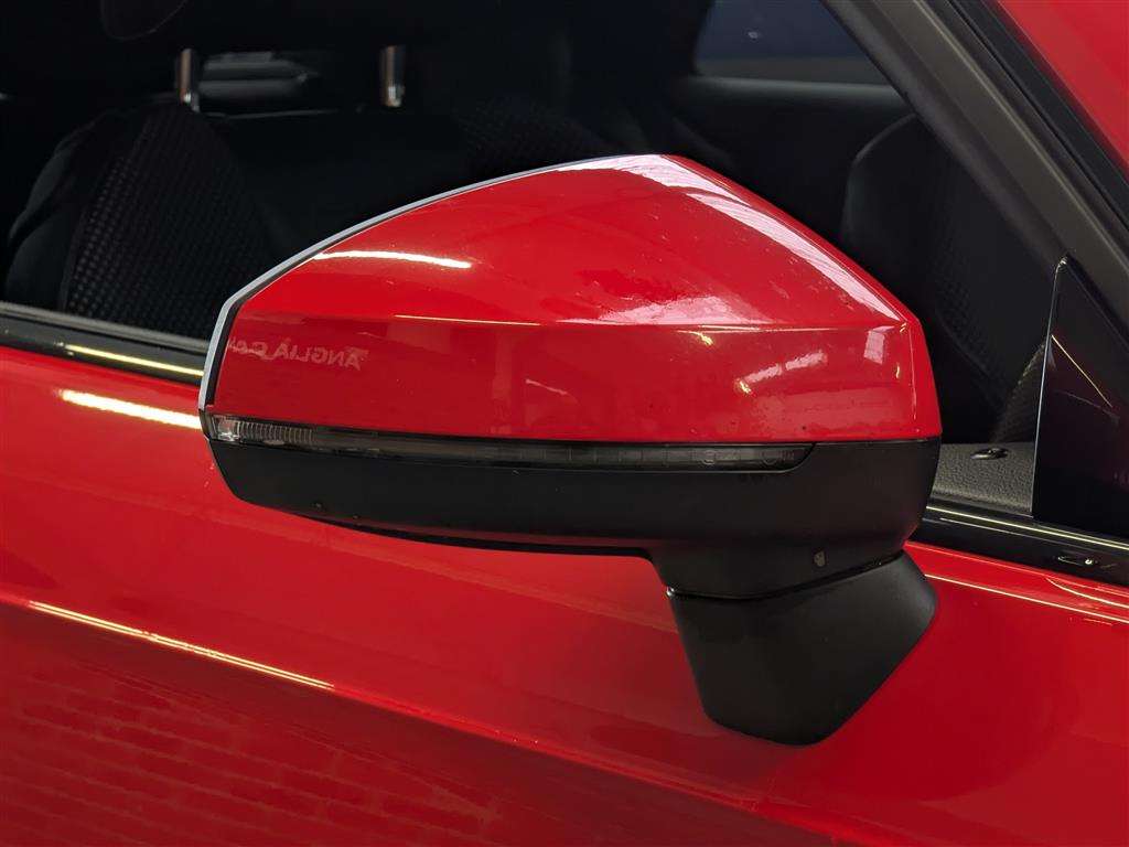 <p>2015 AUDI A3 S LINE TFSI</p>