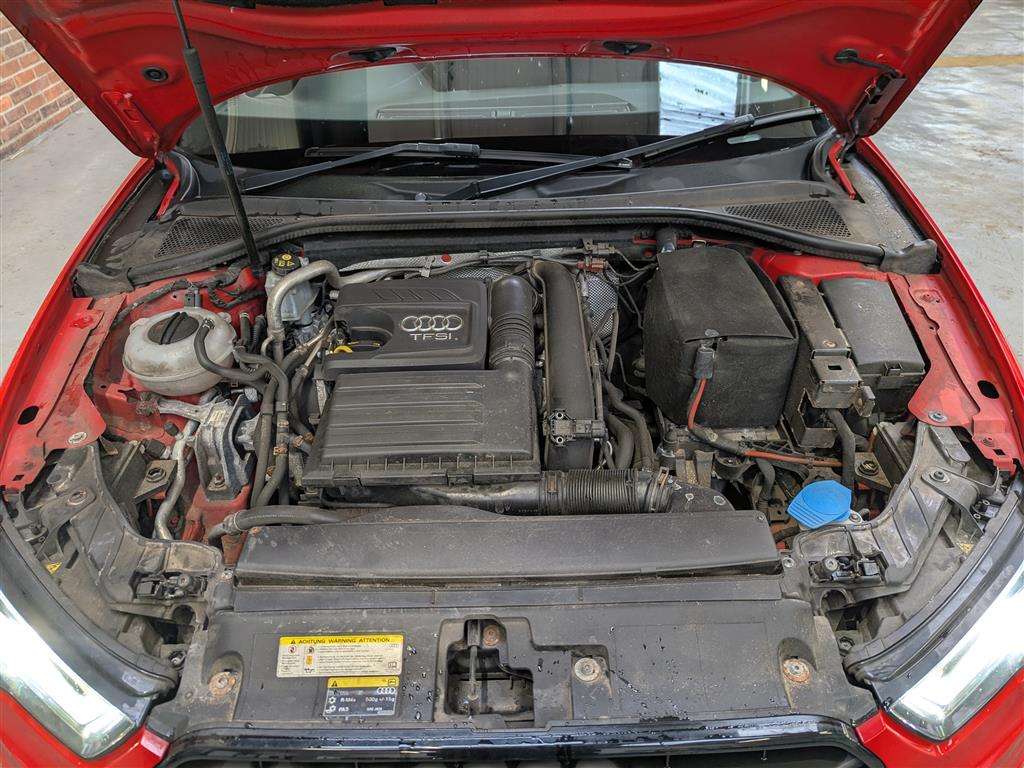 <p>2015 AUDI A3 S LINE TFSI</p>