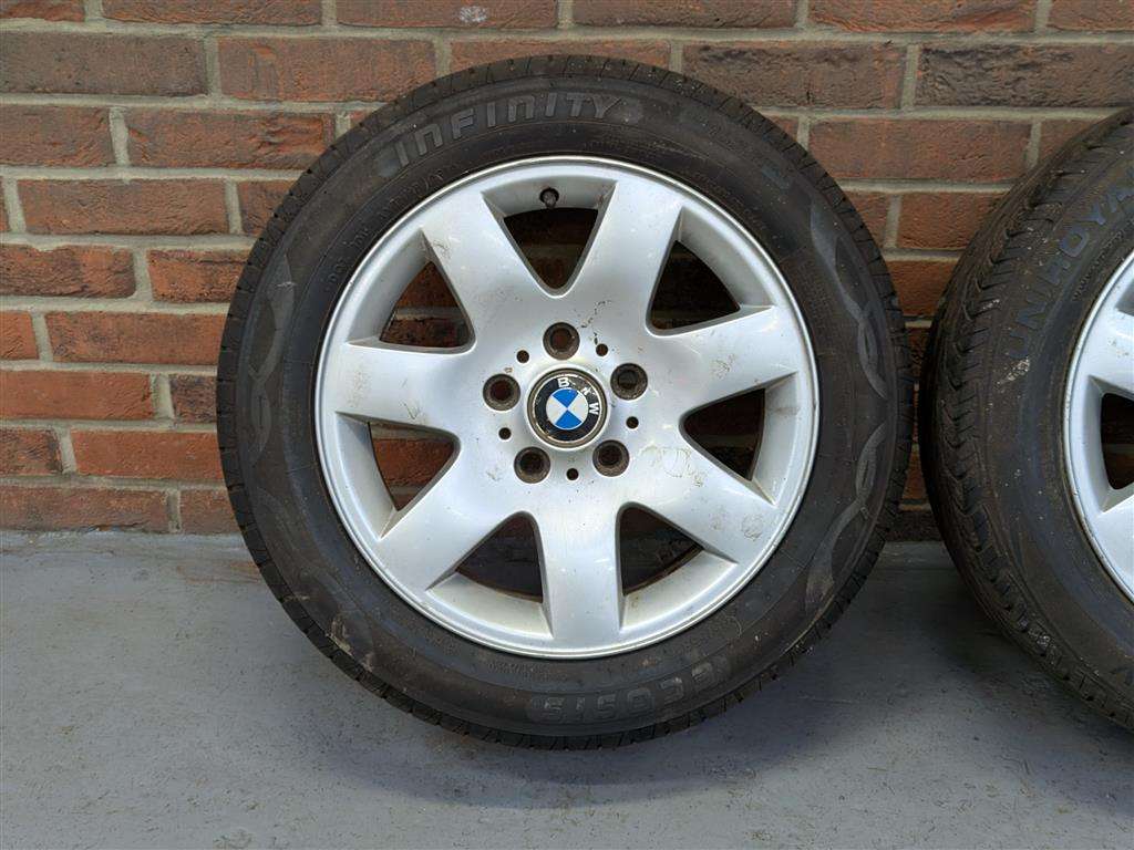 <p>4 BMW ALLOY WHEELS</p>