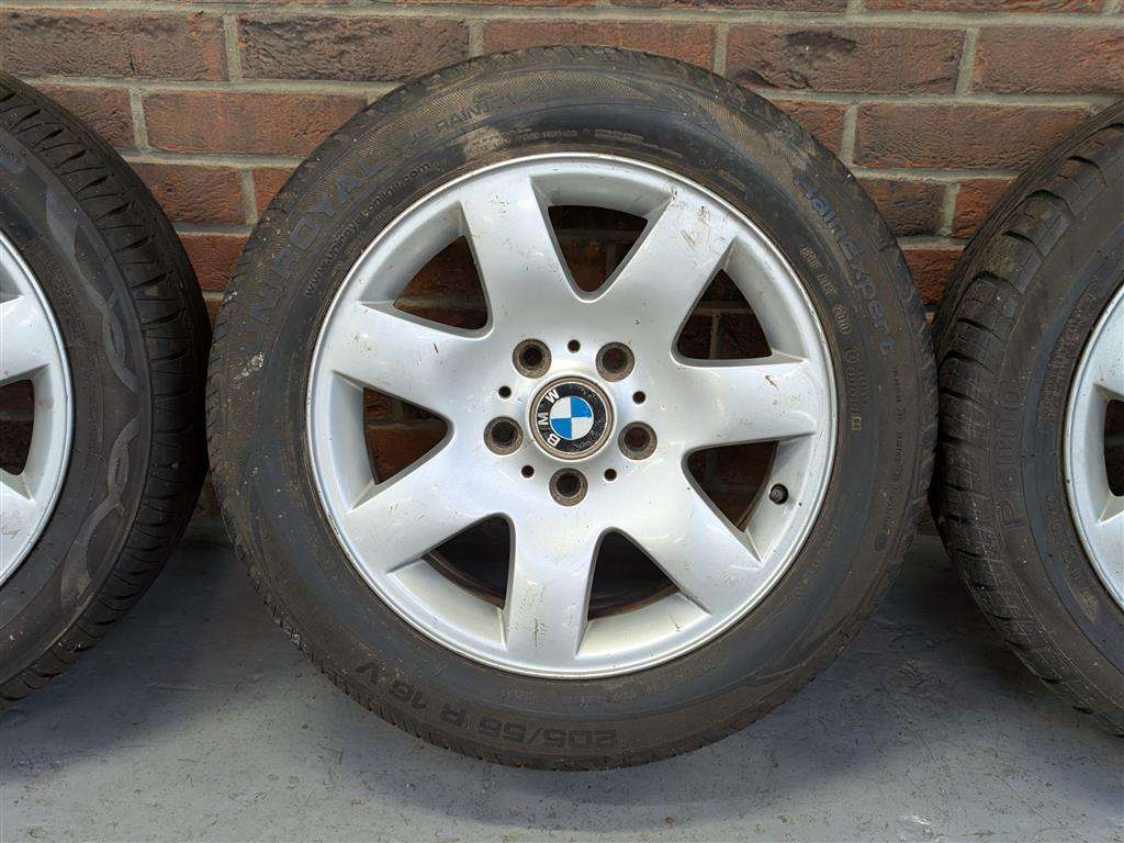 <p>4 BMW ALLOY WHEELS</p>