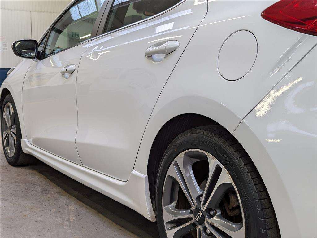 <p>2016 KIA CEED GT-LINE ISG CRDI</p>