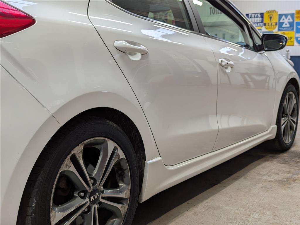 <p>2016 KIA CEED GT-LINE ISG CRDI</p>