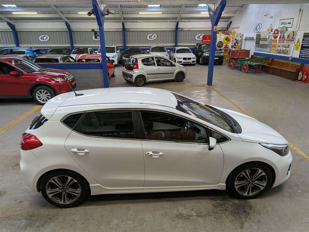 <p>2016 KIA CEED GT-LINE ISG CRDI</p>