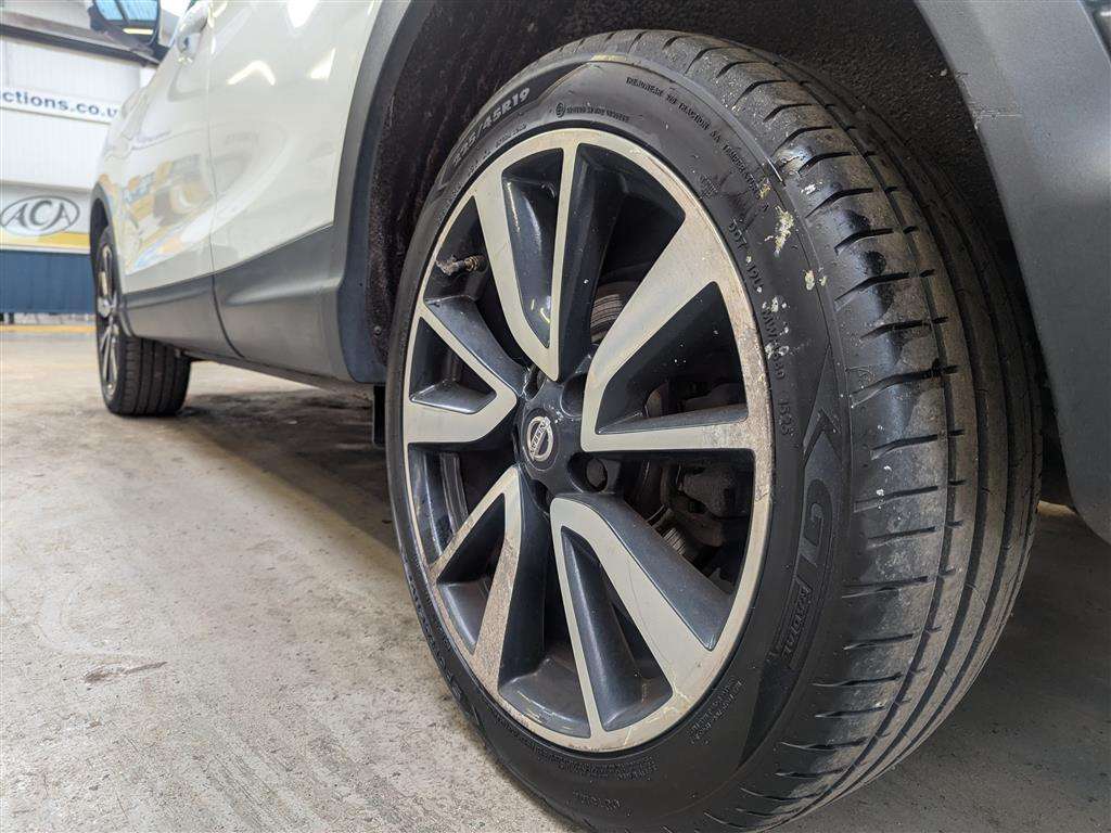 <p>2015 NISSAN QASHQAI TEKNA DCI</p>