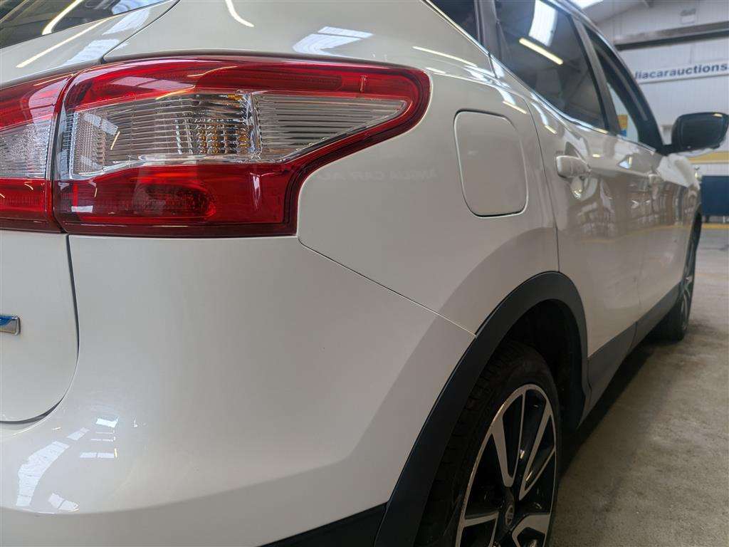 <p>2015 NISSAN QASHQAI TEKNA DCI</p>