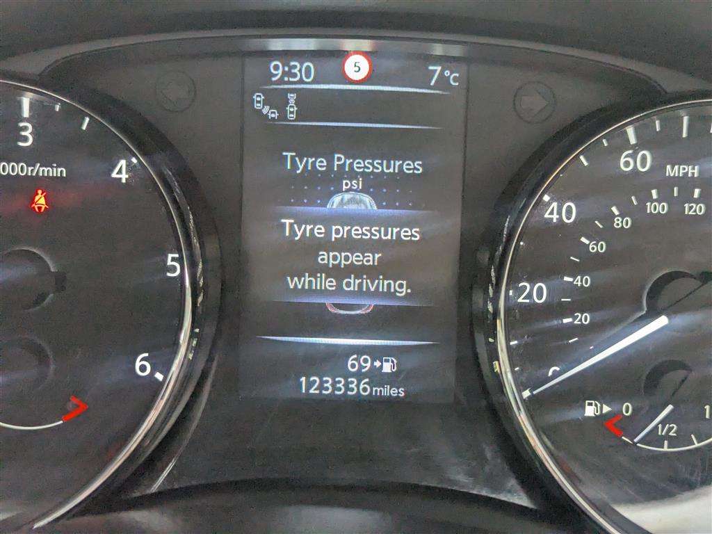 <p>2015 NISSAN QASHQAI TEKNA DCI</p>