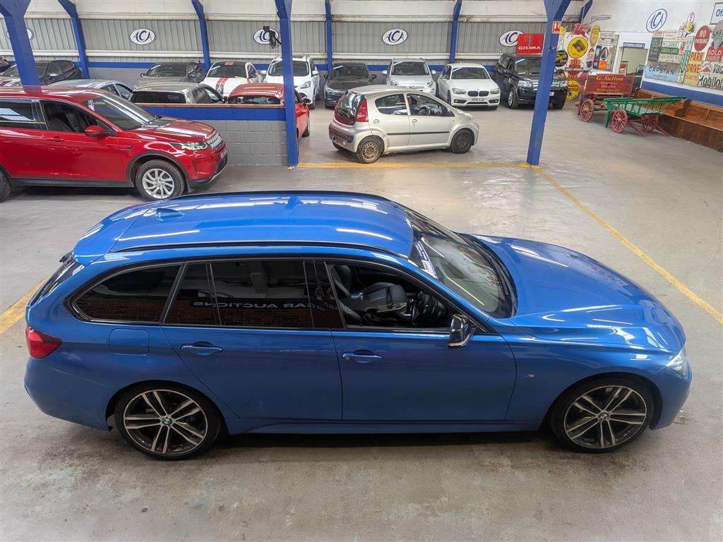 <p>2019 BMW 320D M SPORT SHADOW EDITI</p>