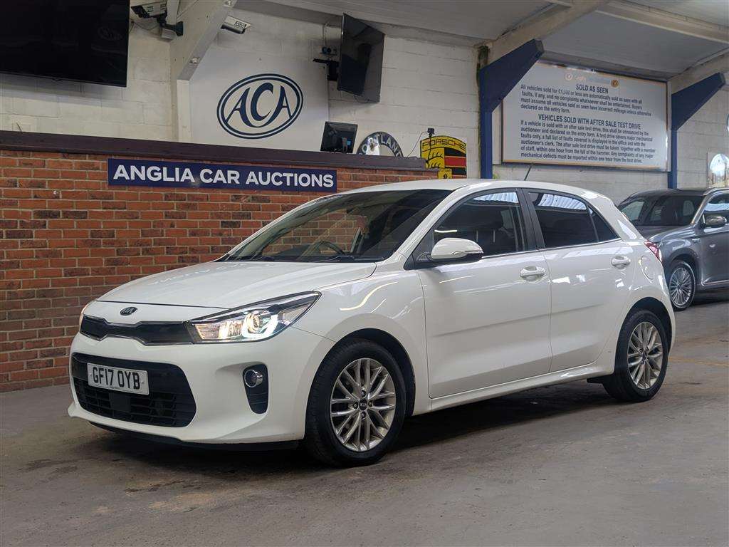 <p>2017 KIA RIO 3</p>