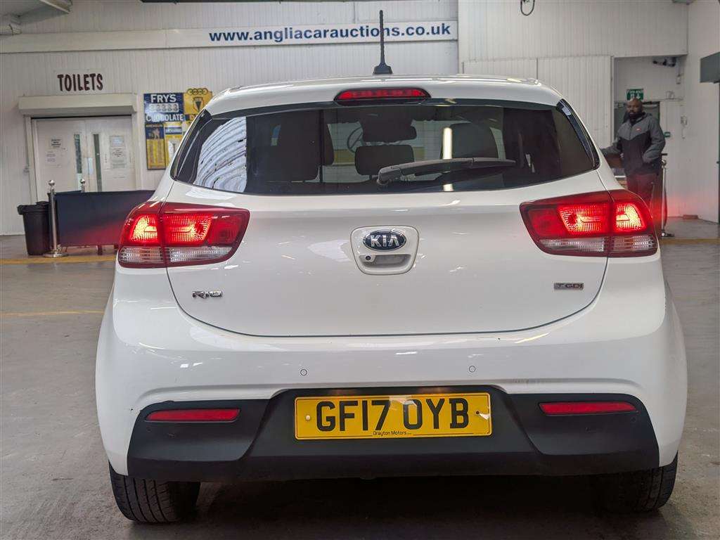 <p>2017 KIA RIO 3</p>