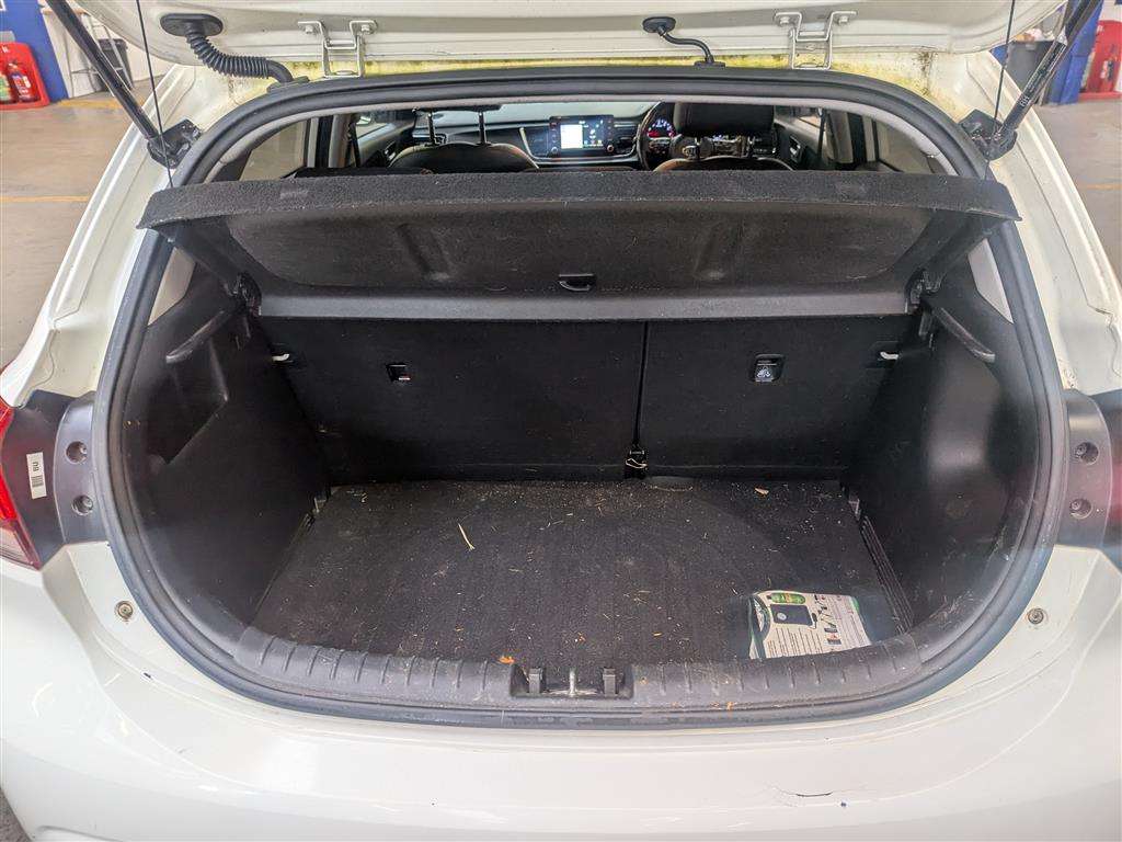 <p>2017 KIA RIO 3</p>