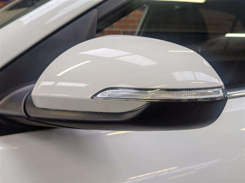 <p>2017 KIA RIO 3</p>