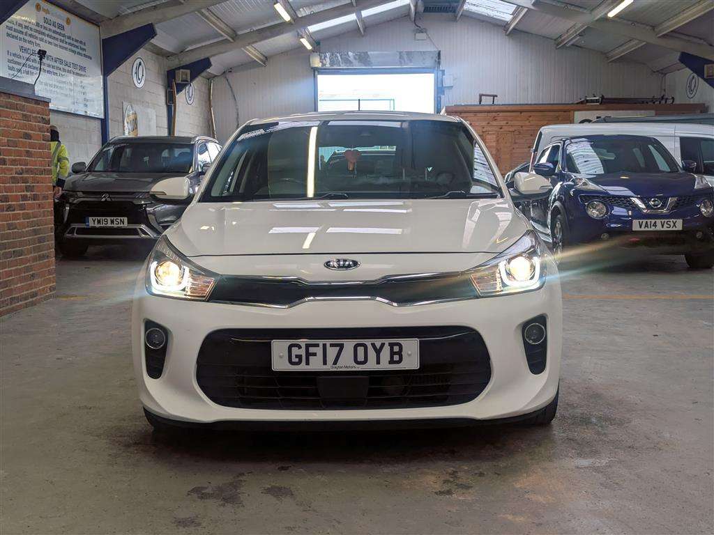<p>2017 KIA RIO 3</p>
