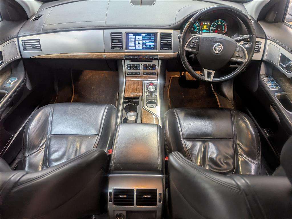 <p>2012 JAGUAR XF PREMIUM LUXURY D AUTO</p>