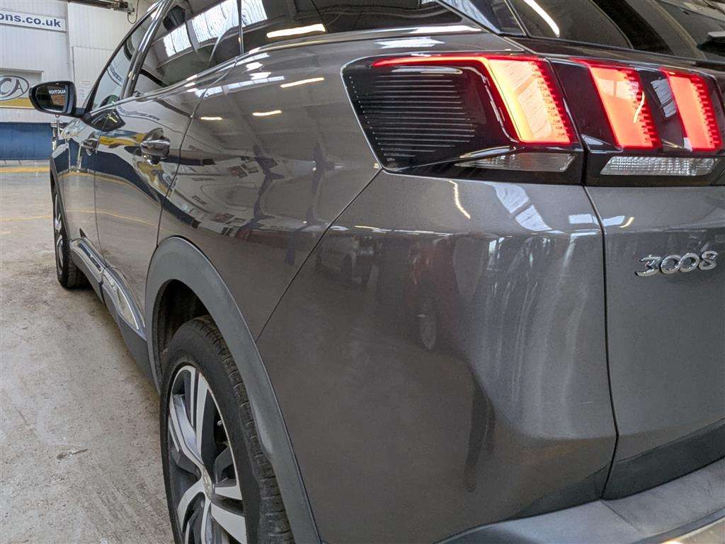 <p>2017 PEUGEOT 3008 GT LINE BLUEHDI S/S</p>